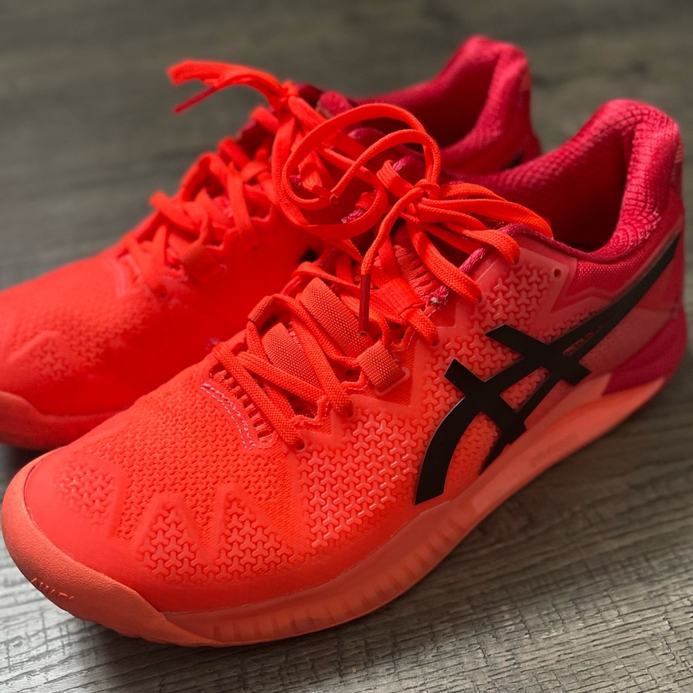 Unisex ASICS gym shoe